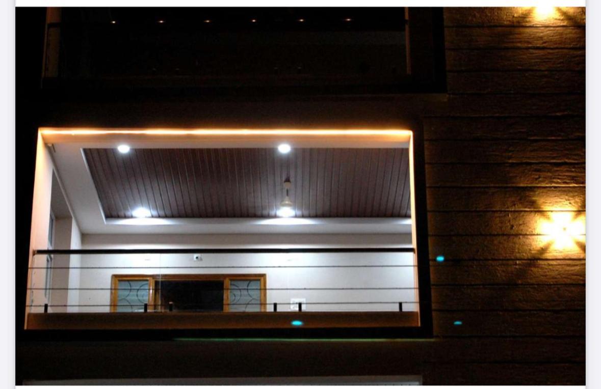 Nest Inn Homestay ตีรูปาติ ภายนอก รูปภาพ