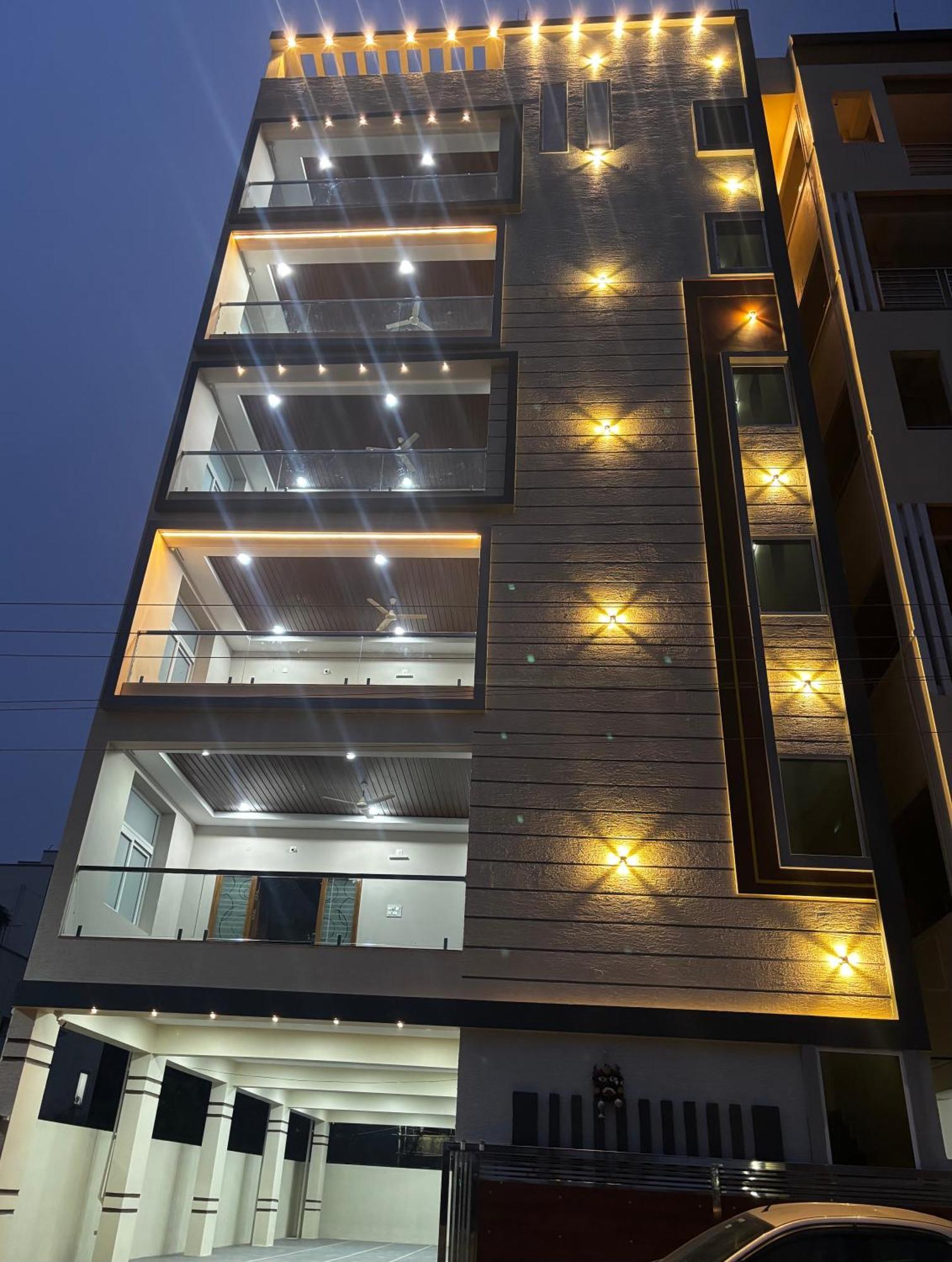 Nest Inn Homestay ตีรูปาติ ภายนอก รูปภาพ