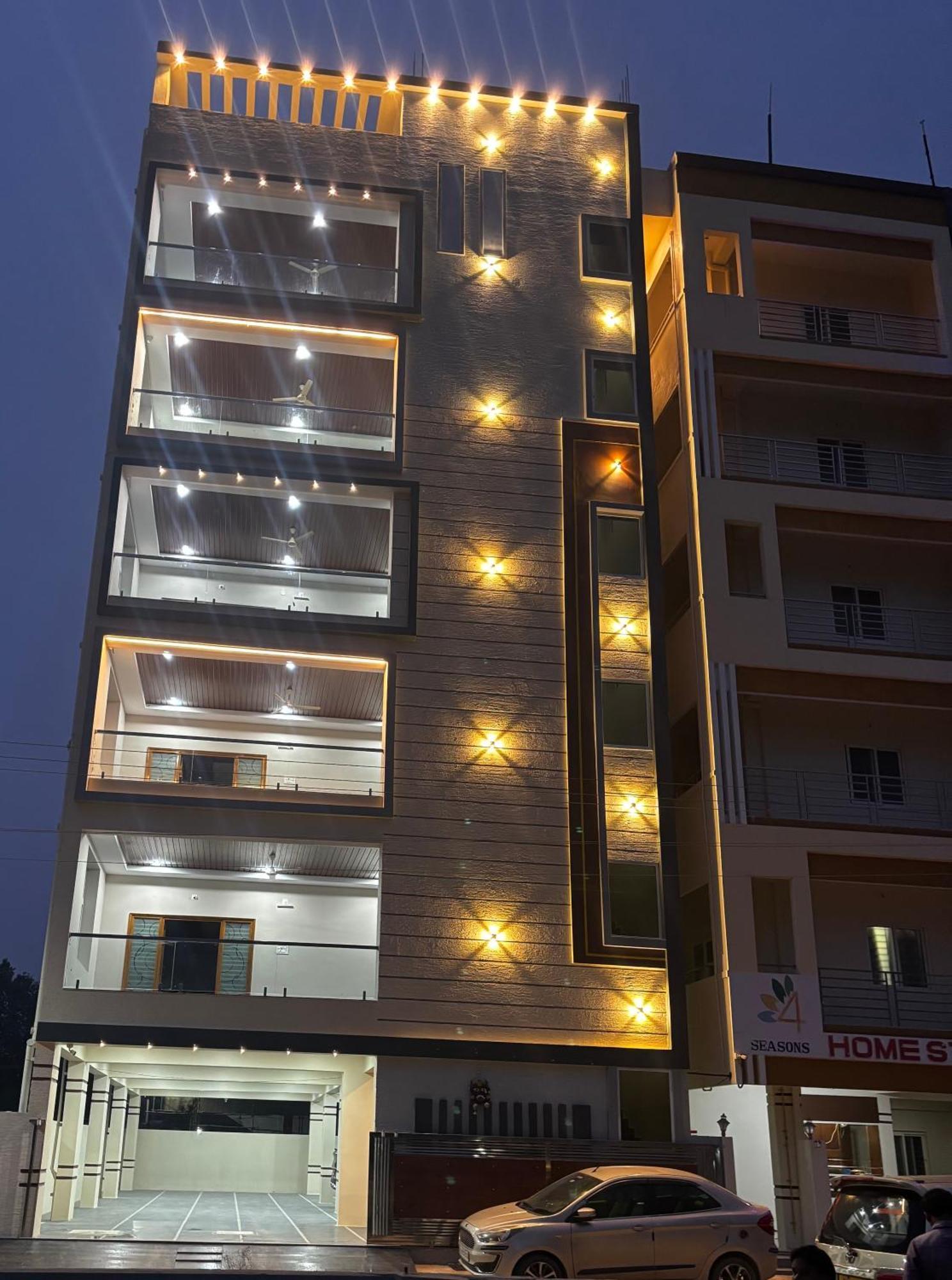 Nest Inn Homestay ตีรูปาติ ภายนอก รูปภาพ